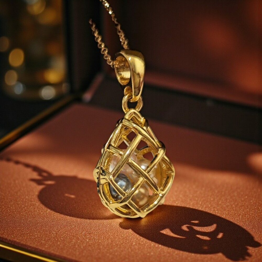 Joan Rivers Caged Egg Pendant & Gold-Toned Necklace - 4 Simulated Pearls - EUC